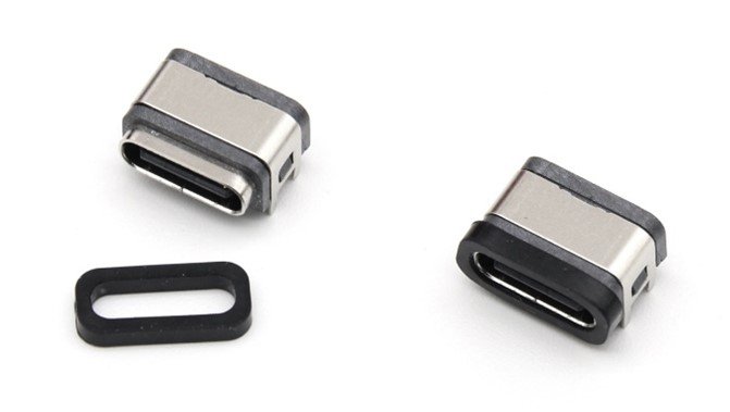 Shielded USB plug
